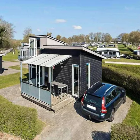 Vakantiehuis Holiday Iv *